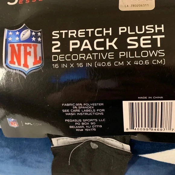 Dallas Cowboys NFL Throw Blanket and Pillows Team Name, Logo - Picture 3 of 8